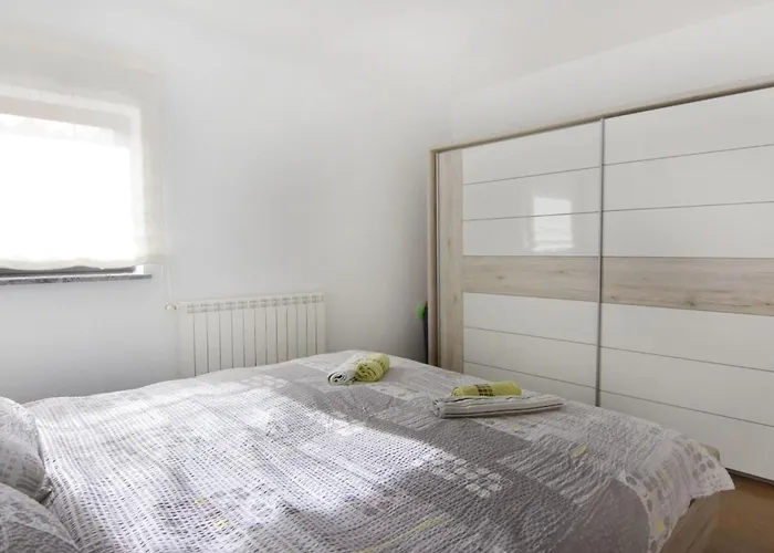 Apartment Enea 1 By Interhome